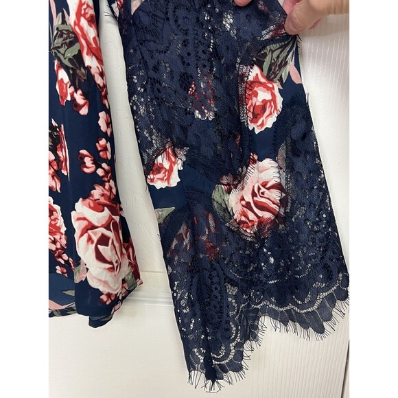 Wishful Park Woman's Blue Floral Semi Sheer Blouse Lace Bell Sleeves Sz Large - Picture 3 of 6